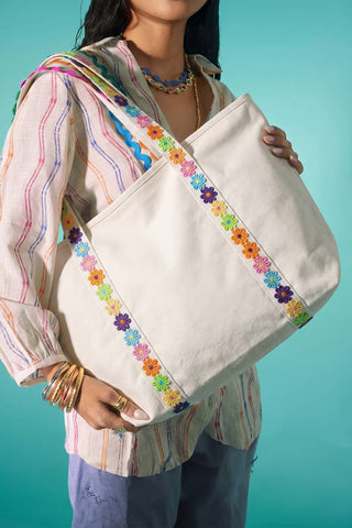 66 Colorful Ricrac-Trimmed Canvas Everyday Tote Bag: Beige / One Size