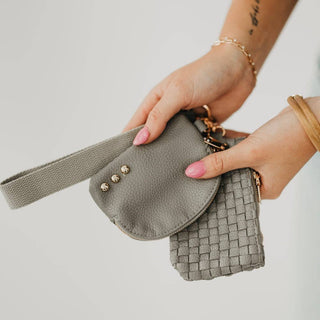 Wonderlust Woven Dual Pouch Wristlet: Black Checkered